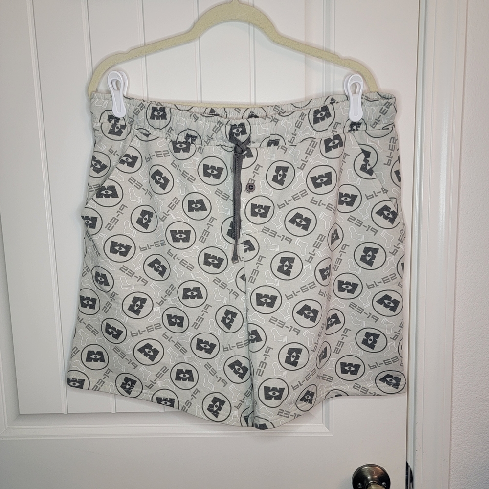 Disney Parks Monsters Inc 2319 Gray Graphic Shorts With Pockets Men's Large NWT